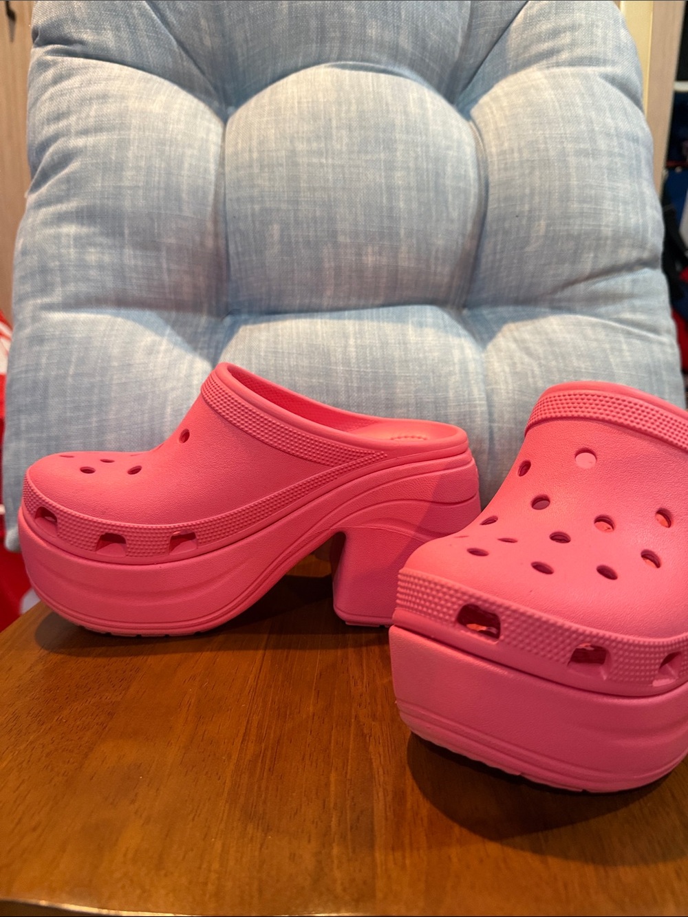 CROCS Platform Clogs in Coral Pink - Picture 3 of 7